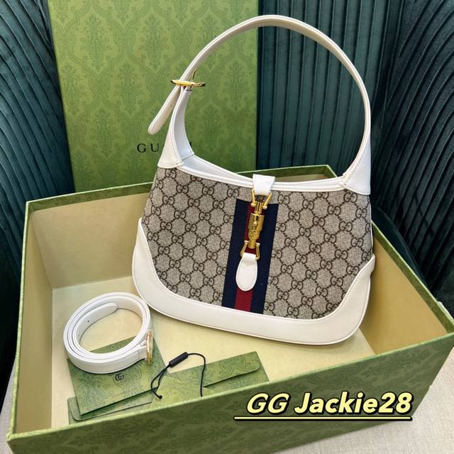 原厂皮 #Jackie的复古时 顶级 Get近期爱豆都在背的jackie包 新一季的it Bag 忍不住多看两眼 这只绿红绿织带的 Gg Supreme 时髦与