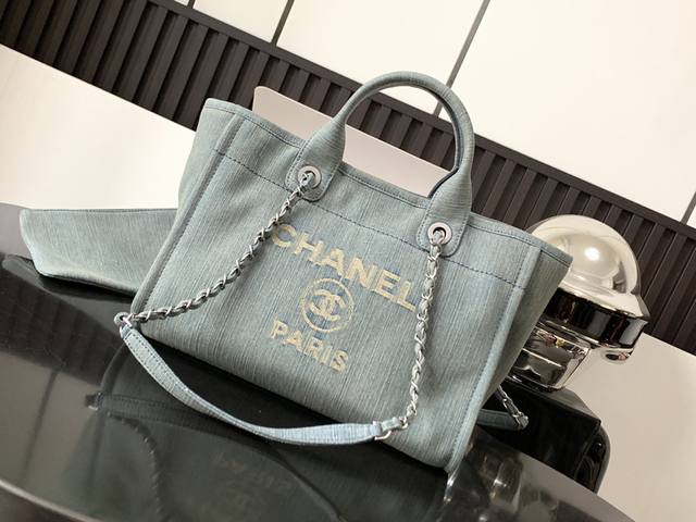 Chanel 23手工水洗做旧牛仔沙滩包 中古款，真的像是已经用了20年[偷笑] 尺寸：34X17X26Cm，袋口41Cm 款号：3257