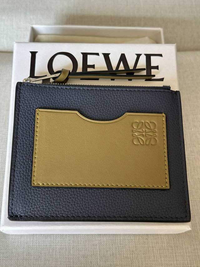 原厂皮 Loewe最卡包a02深邃藍色 配包装 尺寸12-10Cm