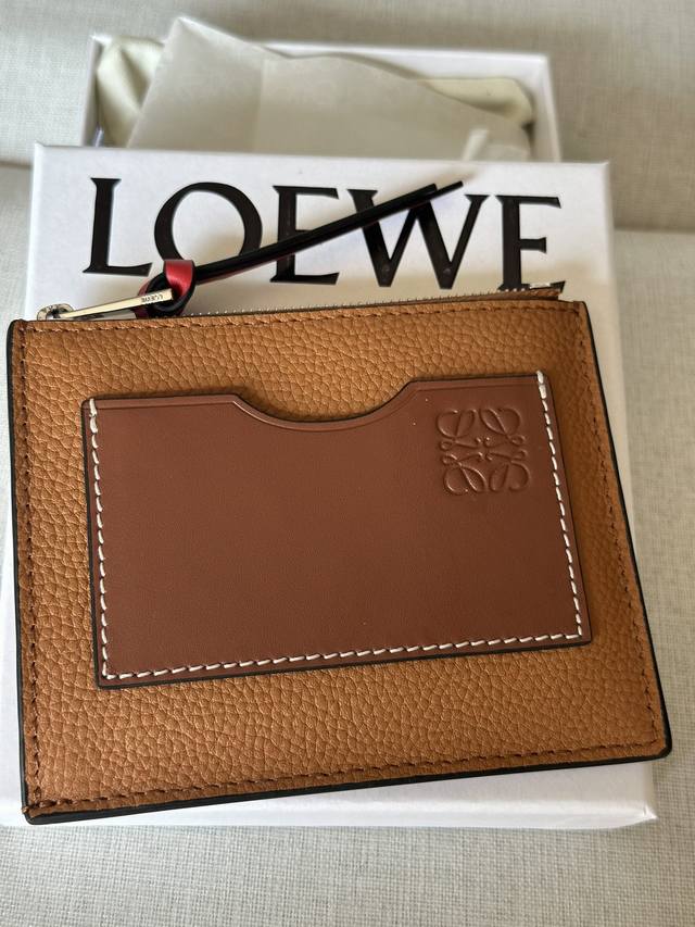 原厂皮 Loewe最卡包a02焦糖色配包装 尺寸12-10Cm