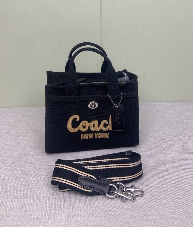 Coach 蔻驰2024 12月新款c Z098迷你号tote托特包通勤必备 满足日常需求 精致字母刺绣质感满满封闭式拉链设计，非常安全√尺寸20 22 含手挽