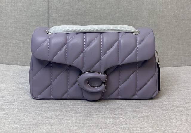 Coach 2月新品 C C P197 Quilting Tabby珩缝工艺的链条tabby 酷酷的暗黑扣，低调又高级的银色扣 选一个你喜欢的尺寸和颜色吧