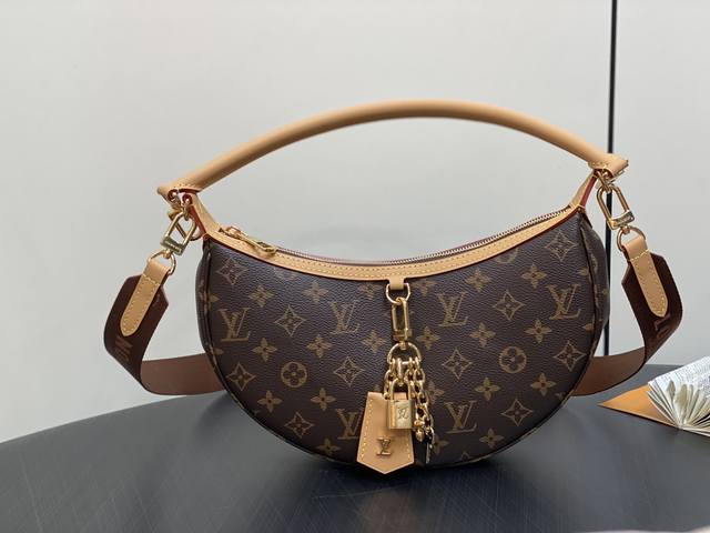 原单精品 M12939老花 月亮包系列 Loop Hobo 手袋 M12939 拼合 Monogram 涂层帆布和 Monogram Reverse 涂层帆布，