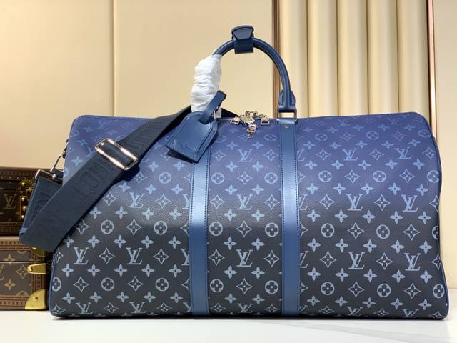 顶级原厂 Keepall Bandoulière 55 旅行袋 M41414 11558 渐变蓝花 做旧版 Monogram图案的渐变处理使这款keepall