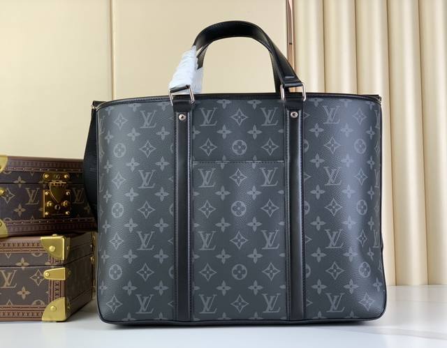 顶级原厂 Week-End Tote Keepall 小号手袋 M45734 黑花 回望路易威登经典 Week-End 手袋设计，以 Monogram Maca