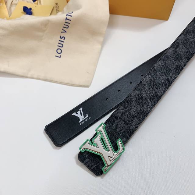 Lv 路易威登官网同步 高端原单精品，宽度4.0Cm 双色搭配设计 纯钢精品电镀五金 工艺精湛 双面进口小牛皮